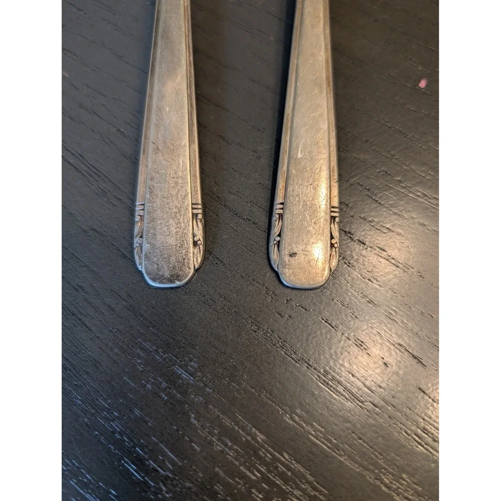 2 Vtg Oneida Tudor Plate Fortune Forks 1939 Art Deco Silverplate Flatware Lot‎ - Picture 2 of 4